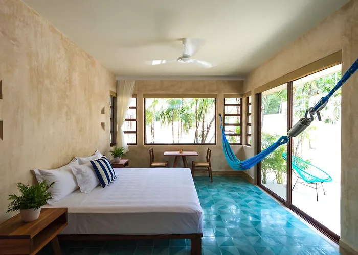 Tiki Tiki Hotel 4*
