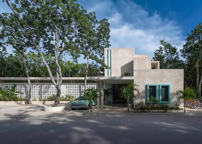 Tiki Tiki Hotel